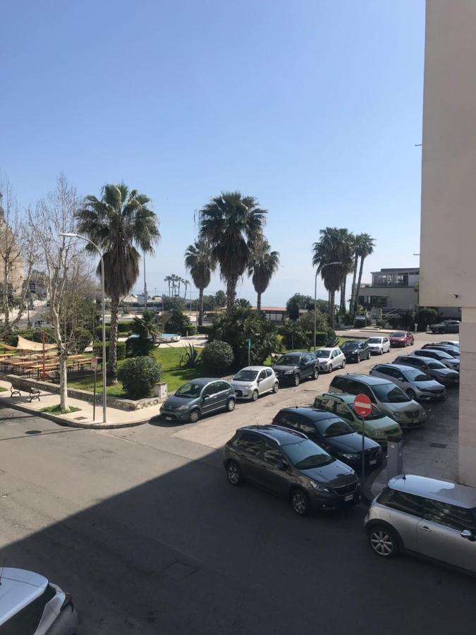 B E B Riviera Di Levante Terracina Exterior foto